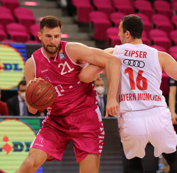 更是篮球运 更是篮球运