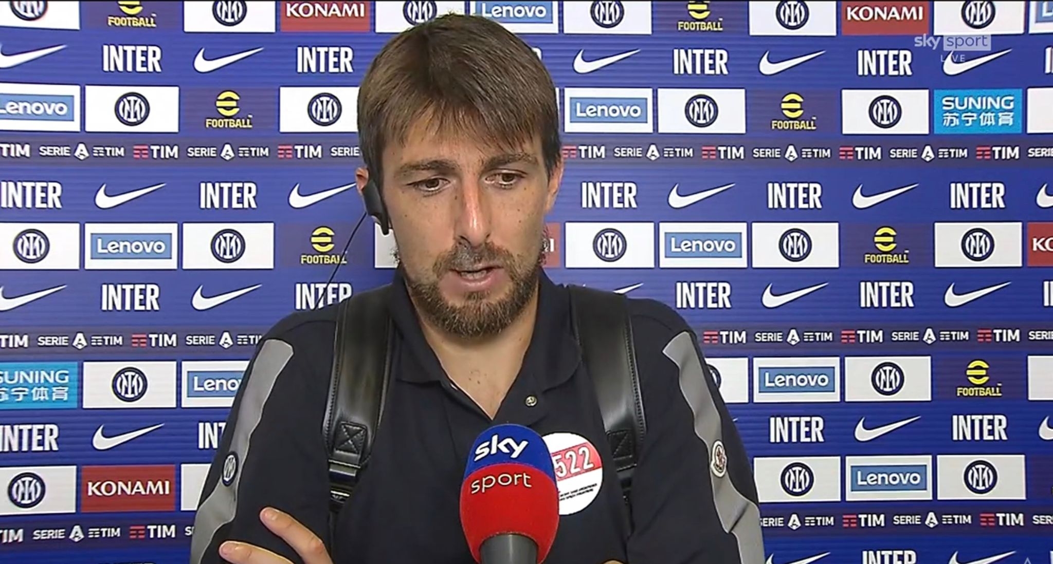 也毫不逊色 也毫不逊色