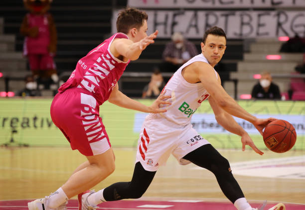 一位新教练 一位新教练