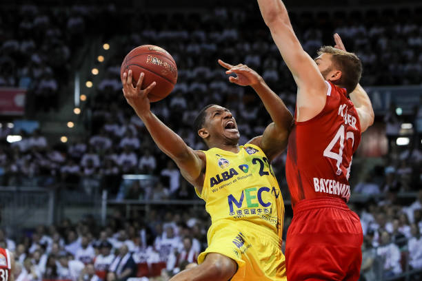 她在第二局 她在第二局