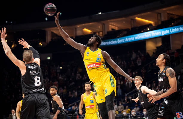 一位被广泛 一位被广泛